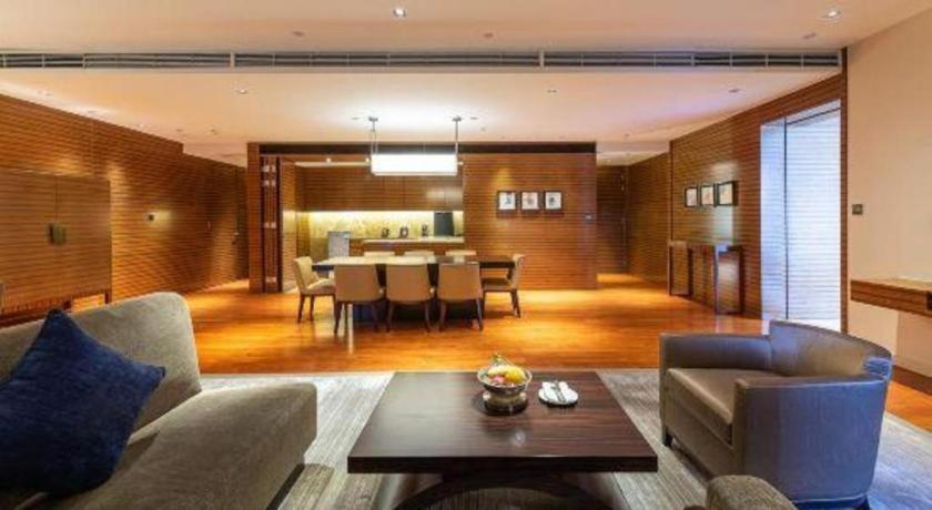 New World Guiyang Hotel Екстериор снимка